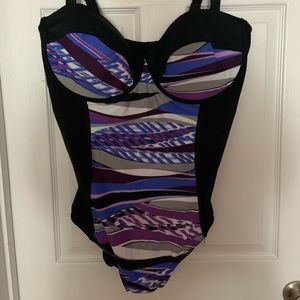 NWOT TROPICULTURE one piece swim suit 🩱
